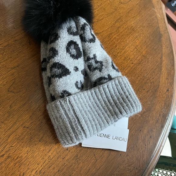 Brand new Adrienne Landau winter hat with leopard print design in gray and black - Picture 3 of 3